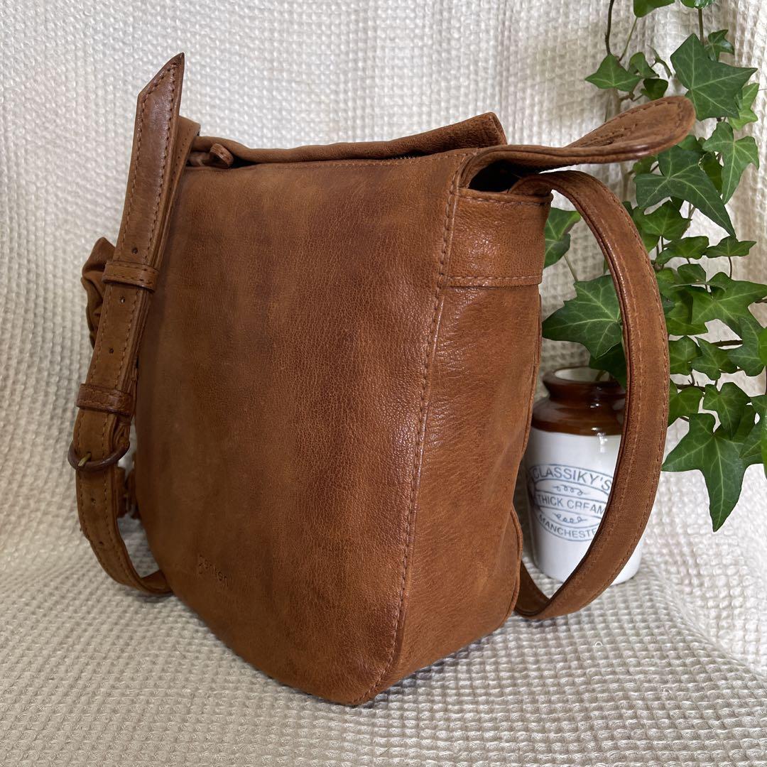 ◇美品 genten ゲンテン レザーショルダーバッグ ブラウン