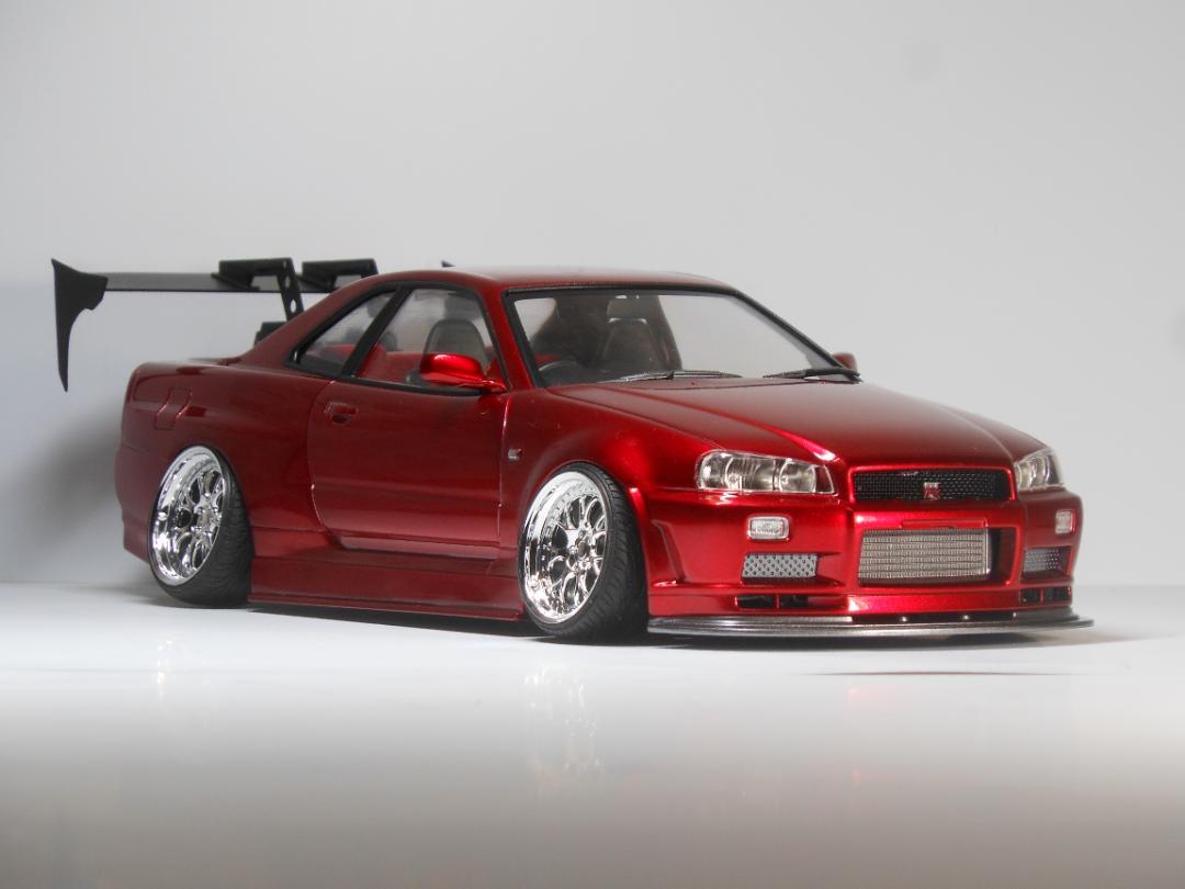 タミヤ 1/24 スカイライン GT-R R34 キャンディレッド塗装 完成品