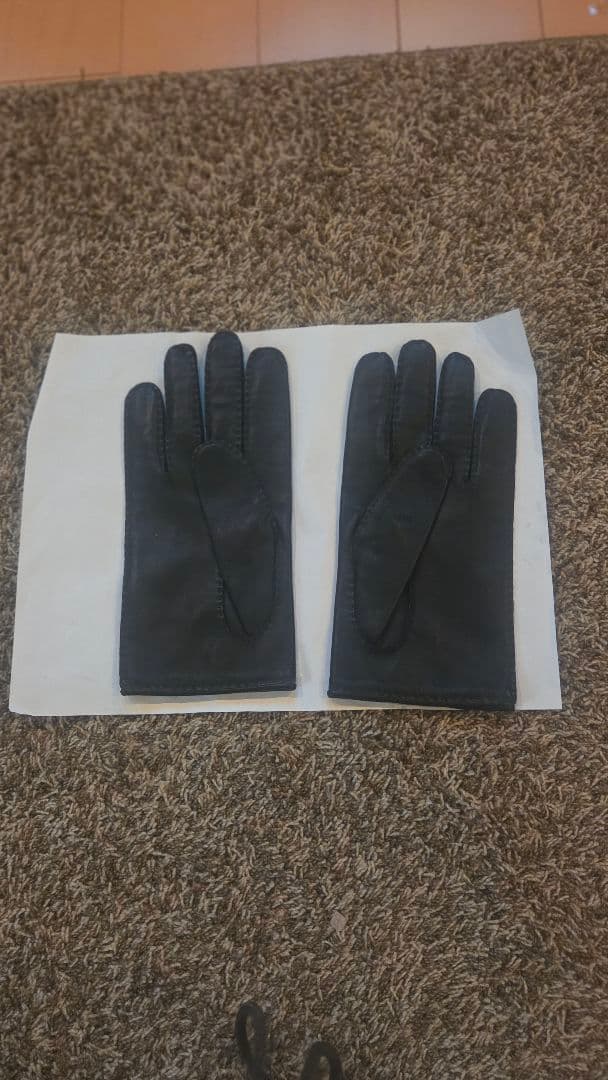 ほぼ新品】DENTS 手袋 レザー カシミヤ 黒 7 1/2 DENTSの口コミ