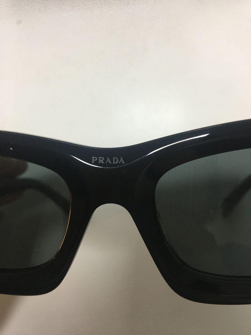 PRADA シンボル　ロゴ　サングラス