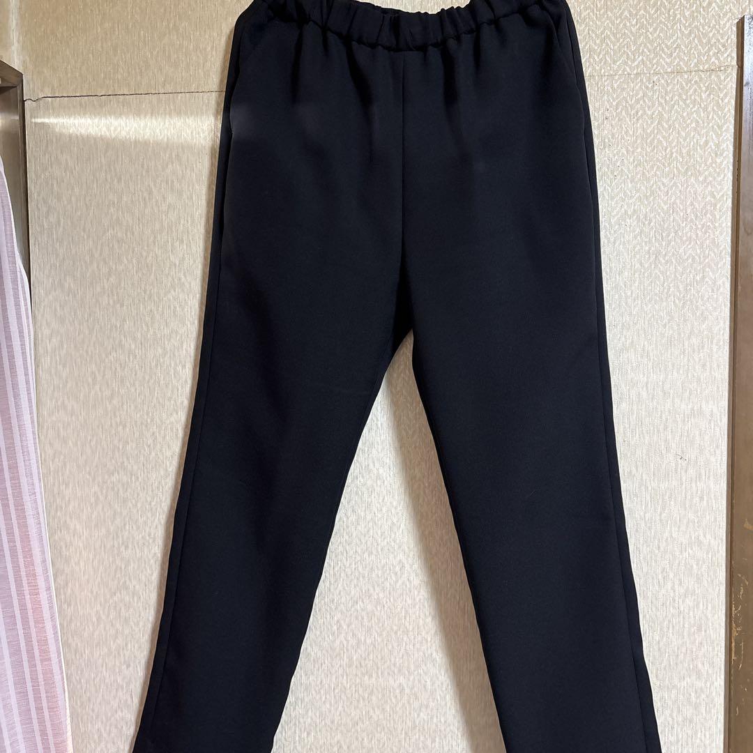 framework黒パンツ