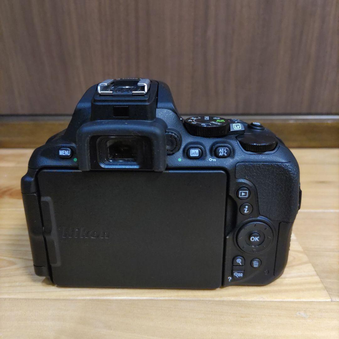 ニコン　D5600　ダブルズームキット　②
