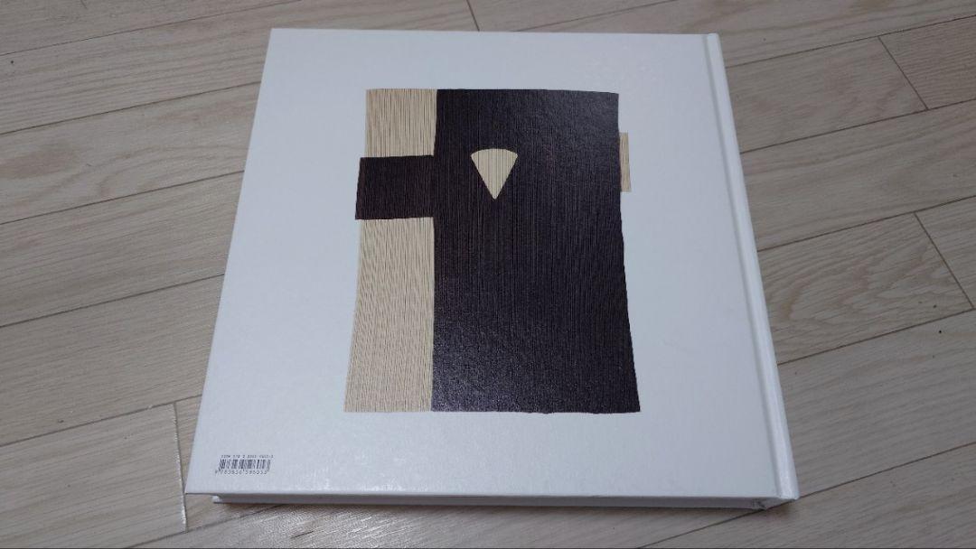 『ISSEY MIYAKE 三宅一生』増補改訂版（TASCHEN）