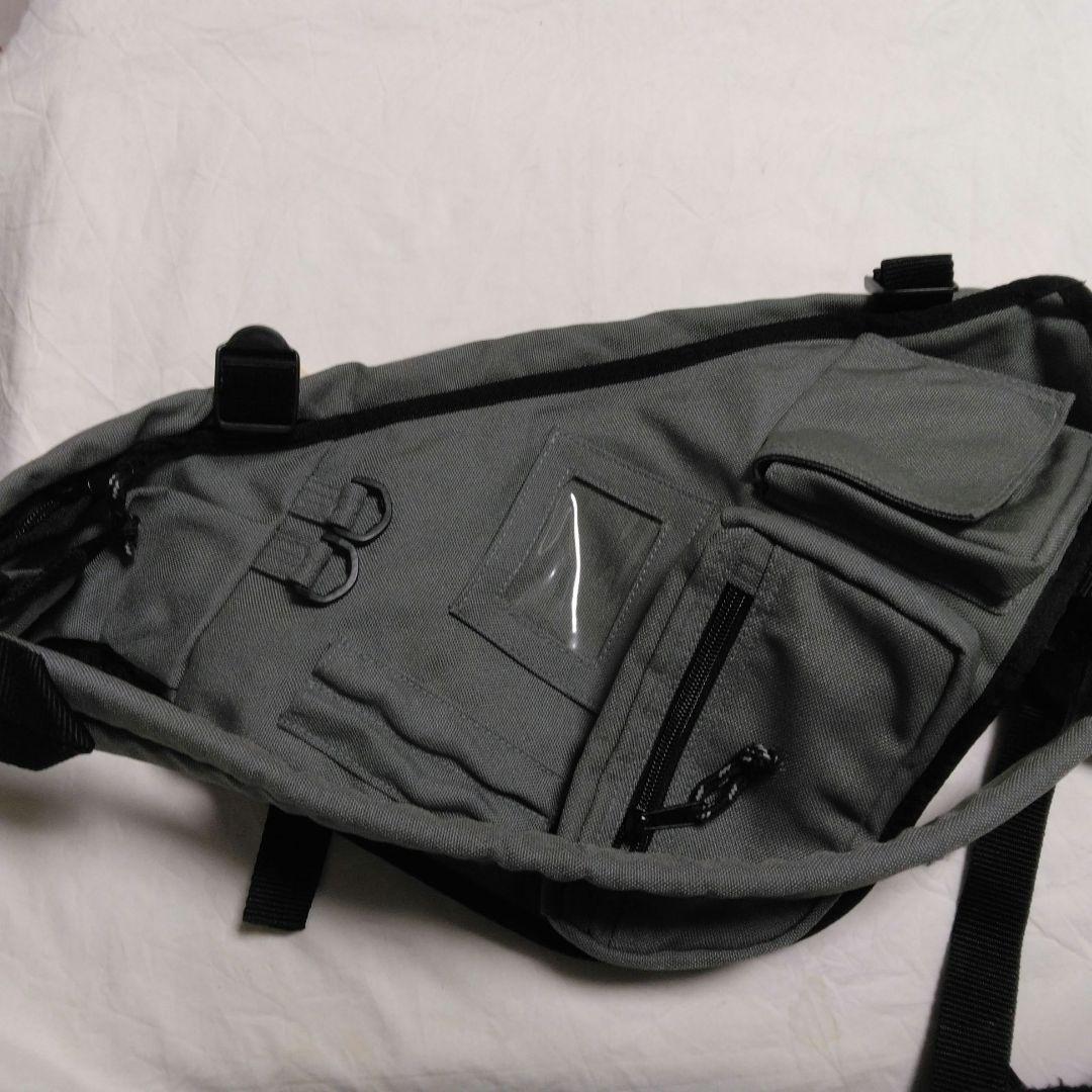 【新品未使用】DIESEL ボディバッグ　グレー　沢山ポケット付き