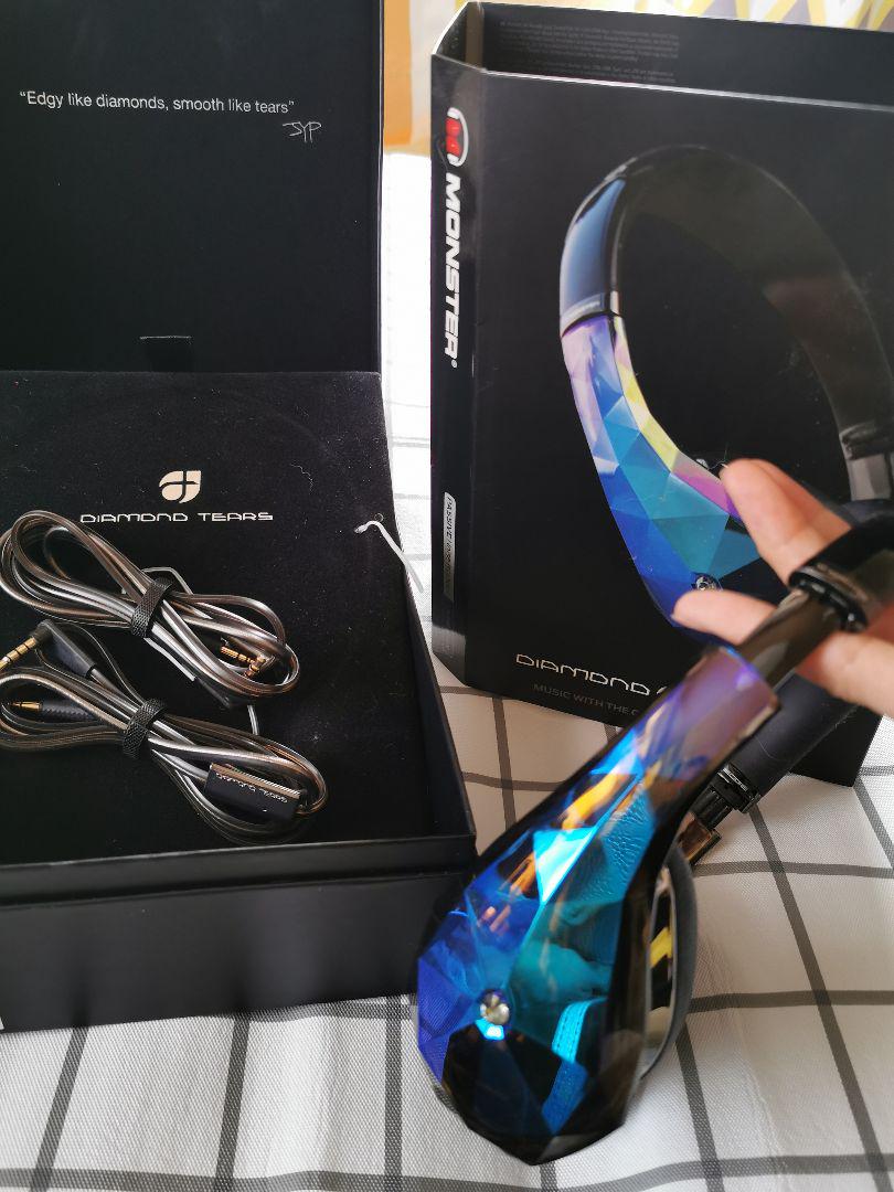 Monsterヘッドフォン　Diamondo Tears　モンスター　ヘッドホン Amazon.com: Monster Diamond Tears Edge On-Ear Headphones