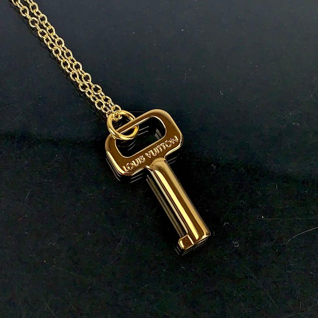 美品 としルイヴィトン キーチャーム ネックレスチェーン付き 鍵