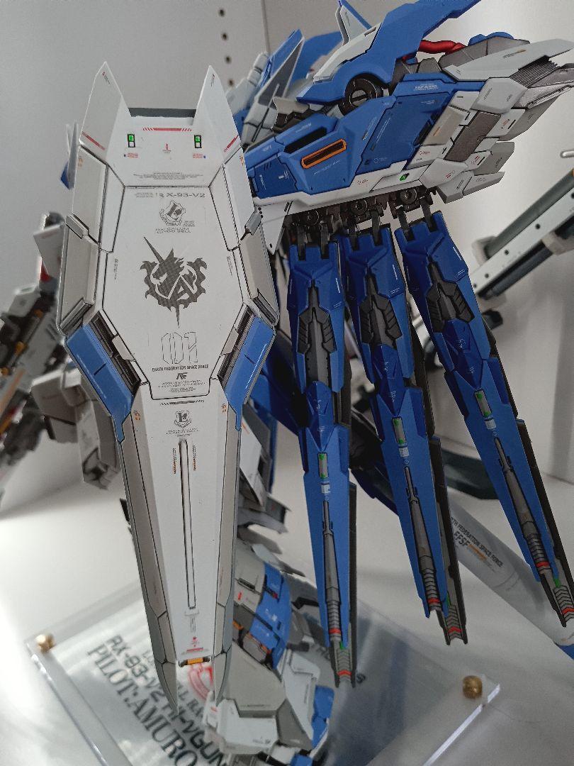 徹底塗装済完成品 1/100 Hi-νガンダム＋ハイパーメガランチャー＆台座付