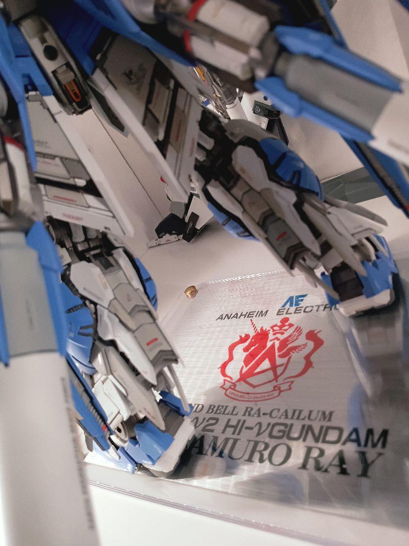 徹底塗装済完成品 1/100 Hi-νガンダム＋ハイパーメガランチャー＆台座付