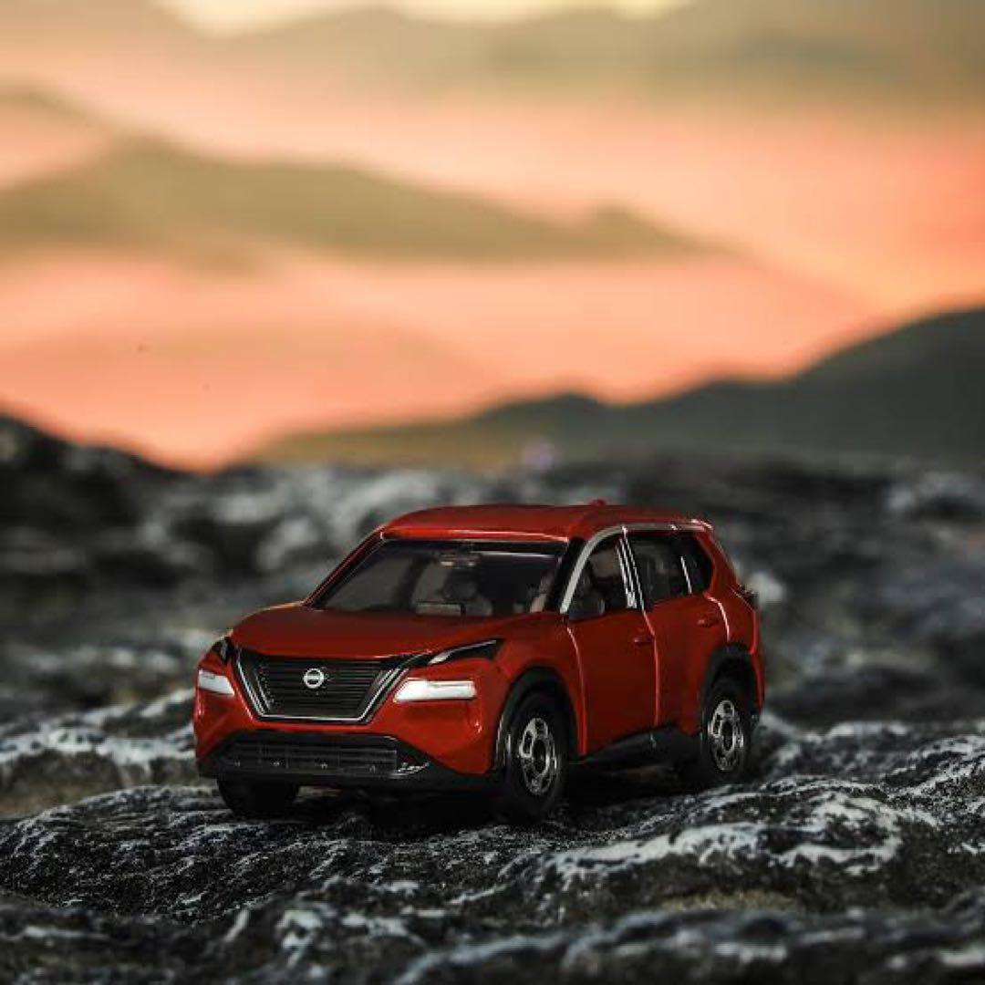 NISSAN X-TRAIL 赤 ミニカー Tomica No. 117 Nissan X-Trail