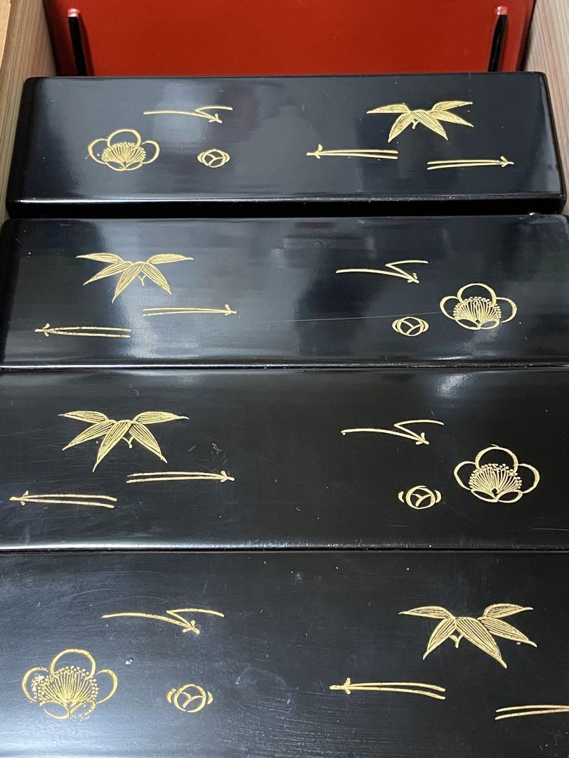 骨董　黒字金松竹梅　重箱　Urushi BOX お正月　お節