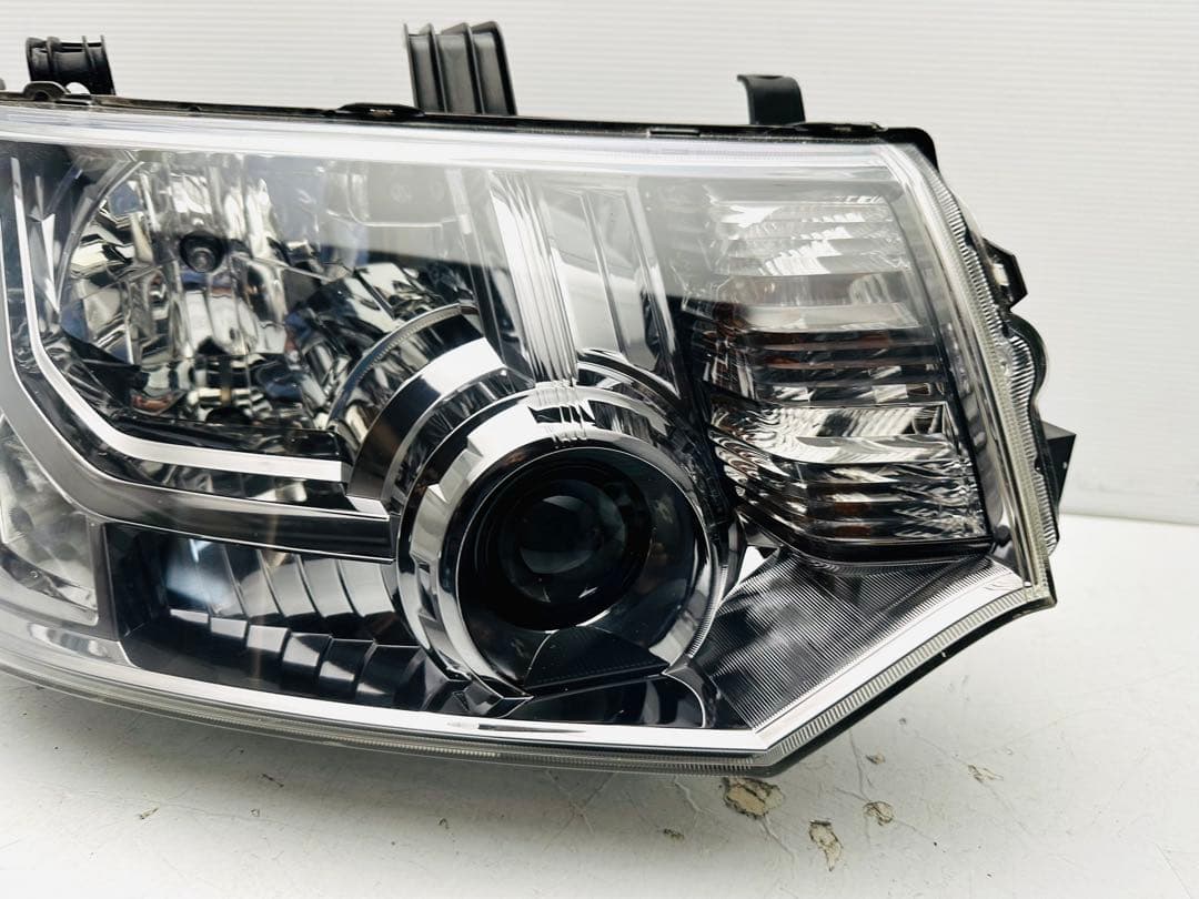 デリカ ヘッドライト 右 バラスト バーナー付 KOITO 100-87918