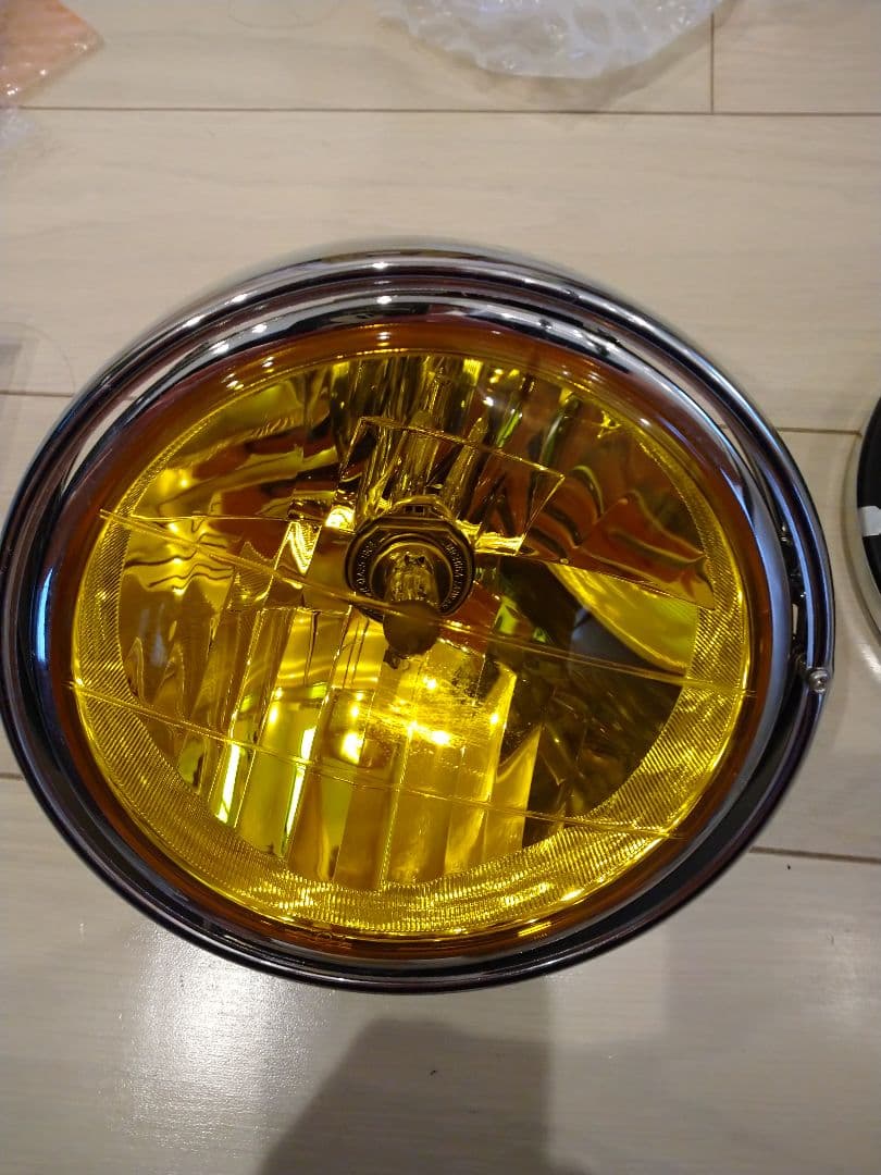 スズキ GSX1400 ヘッドライト イエロー