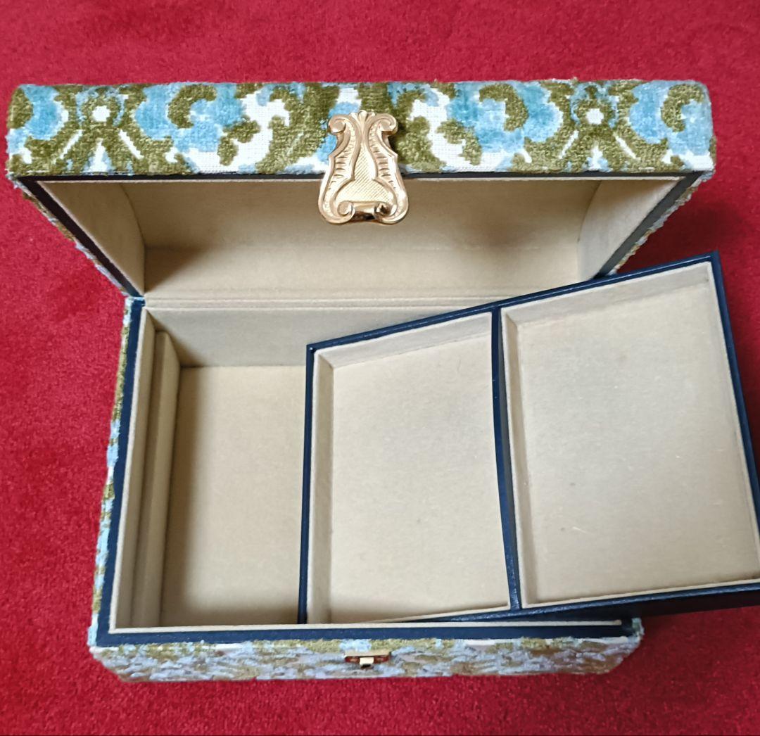 資生堂 花椿 ノベルティ エメロードクラスファンタジーケース