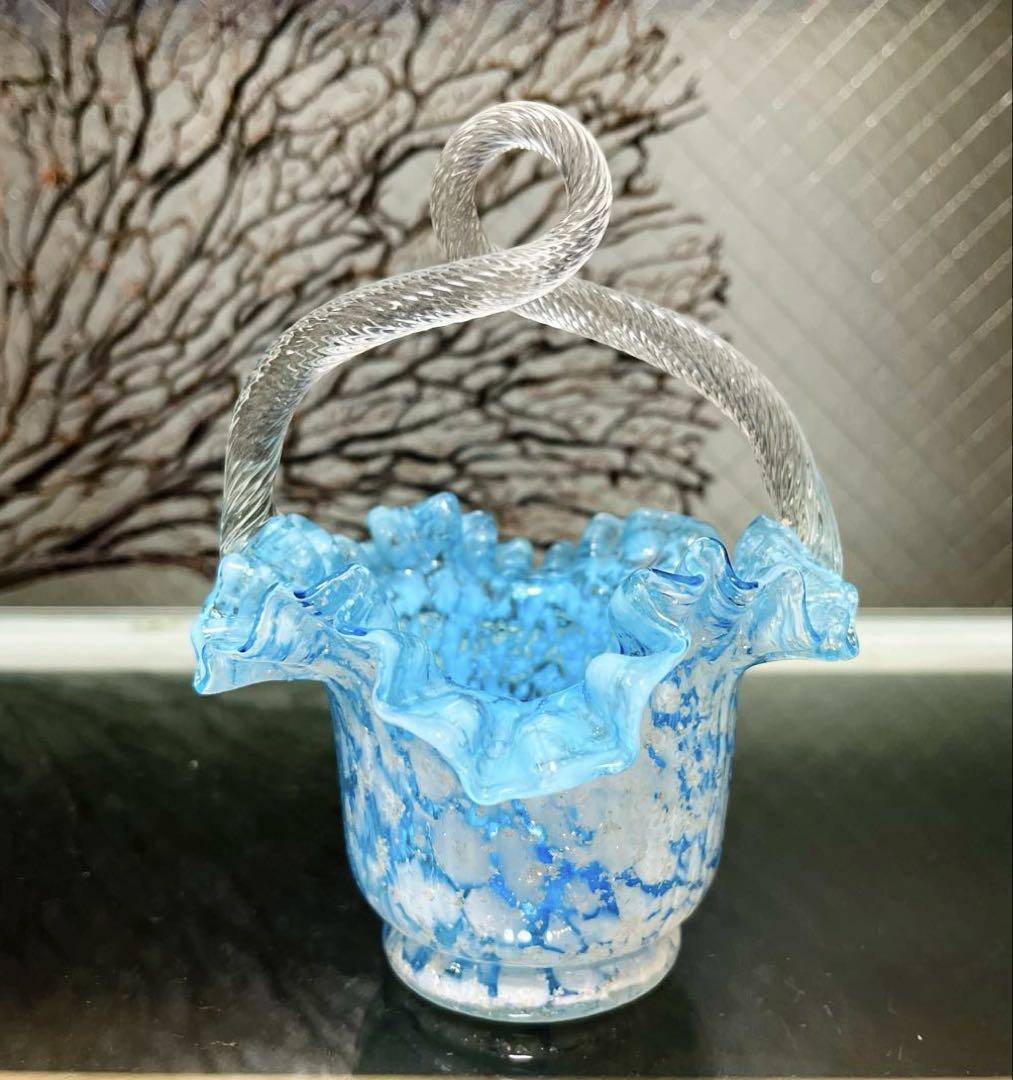骨董　時代ガラス　銀粉爆変　水色吹雪紋　取手付き　フリル　菓子器　花器　ウラン