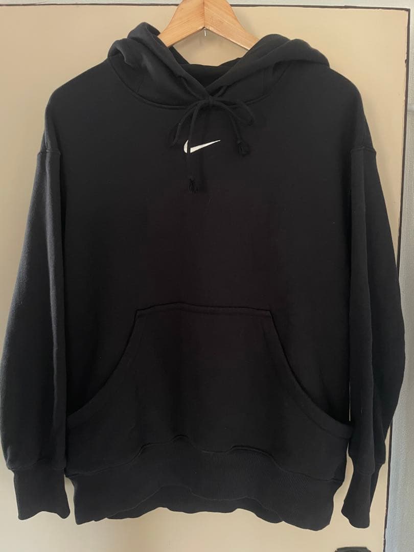 NIKE センターロゴ刺繍　スウッシュ　パーカー　黒　Mサイズ