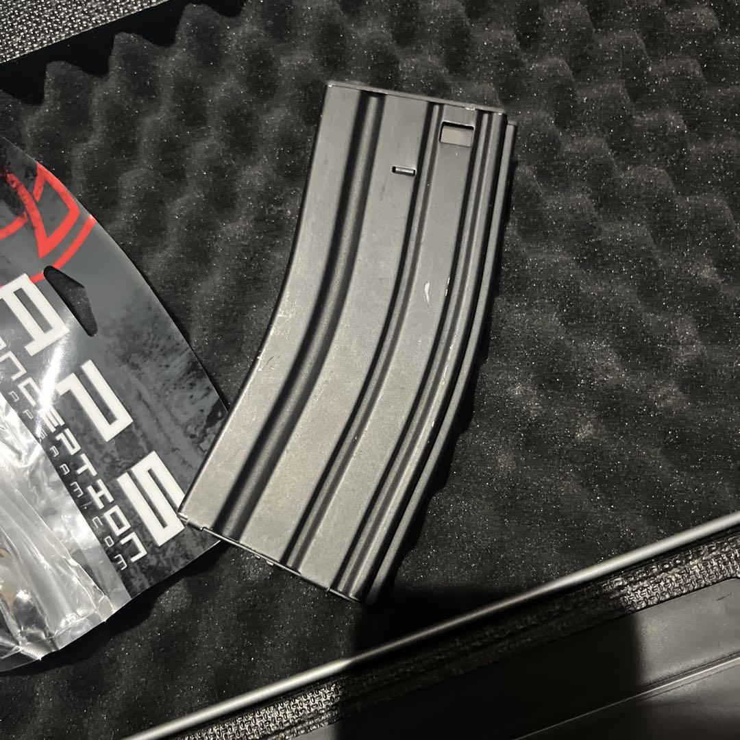 ハニーバジャー M4 電動ガン バッテリー・マガジン付き - メルカリ