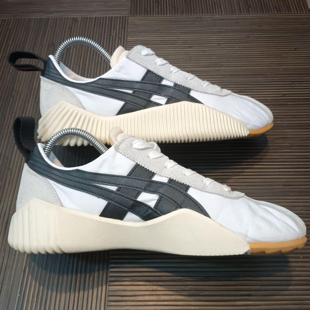 オニツカタイガー アクロモント ブラック 23.5㎝ Onitsuka Tiger スニーカー ACROMOUNT / アクロモント