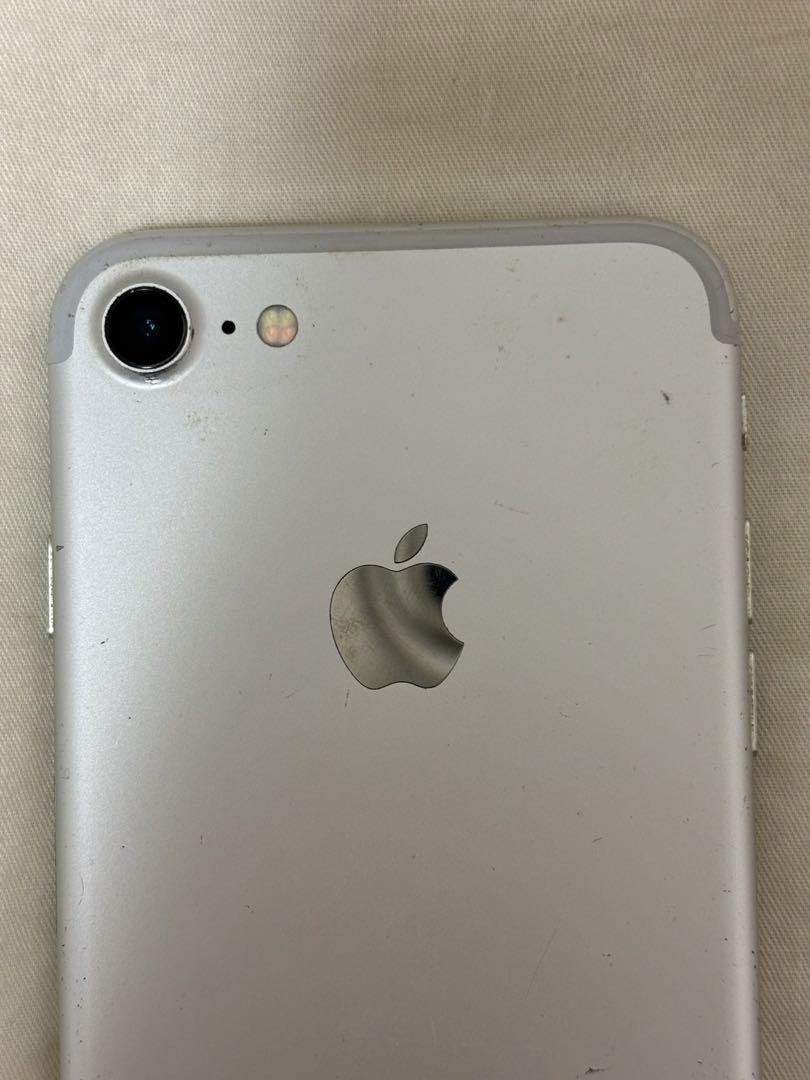 話題の人気 iPhone7 シルバー 箱付き コンピュータ・IT