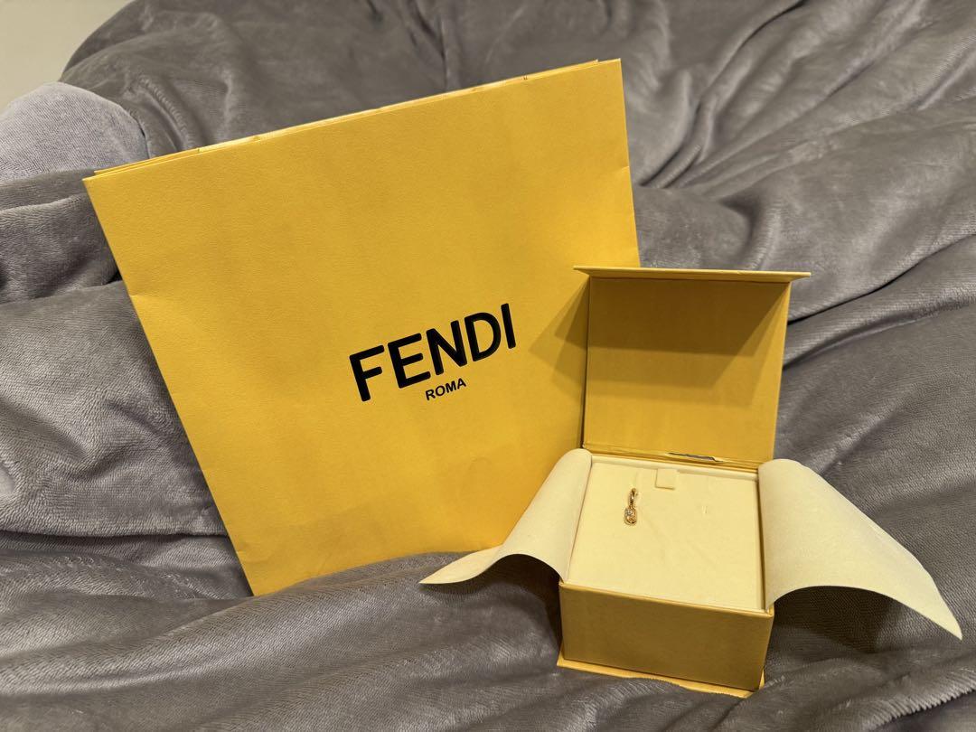 FENDI ゴールドオーロックピアス 専用ボックス付き ラグジュアリー♪新品【FENDI】オーロック ゴールドカラーピアス