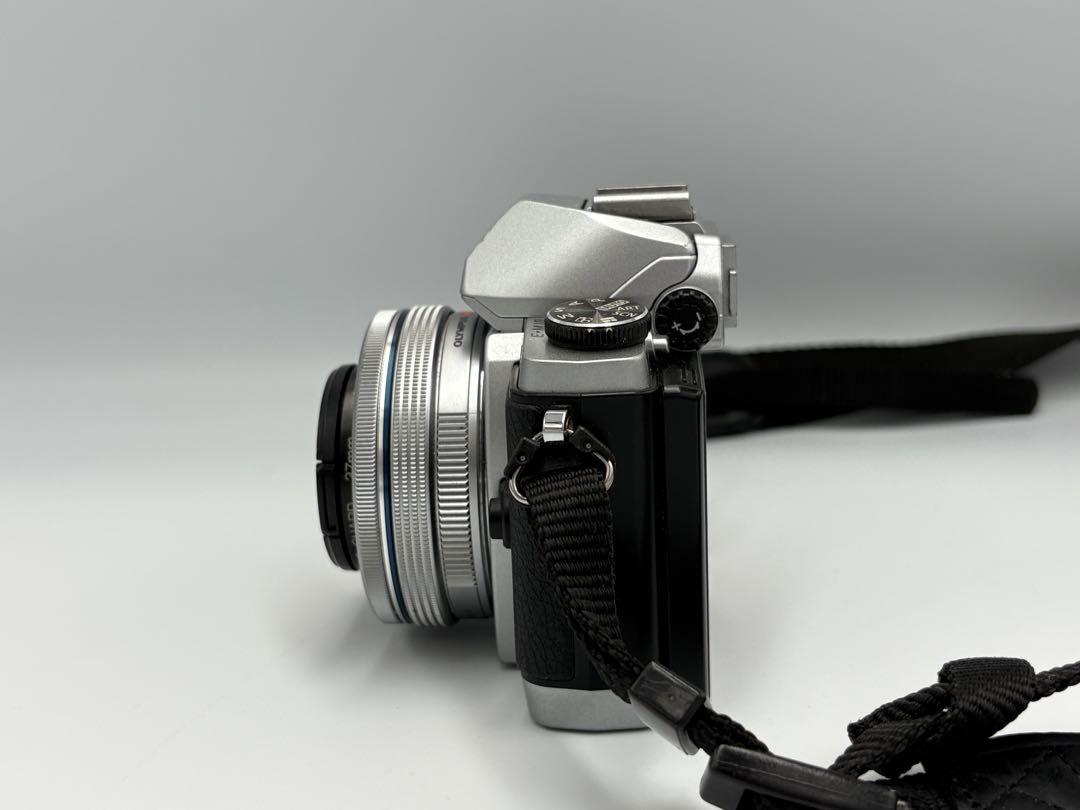 OLYMPUS OM-D E-M10 デジタルカメラ