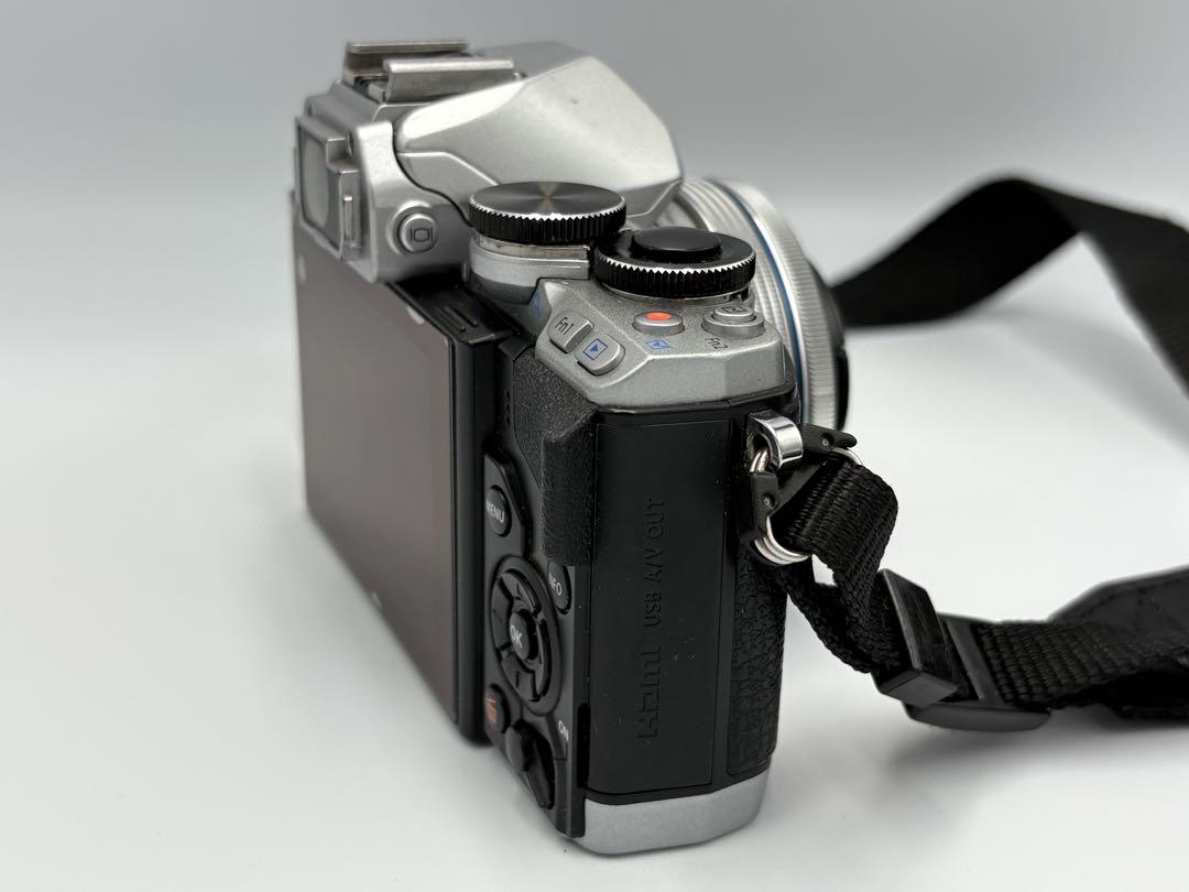 OLYMPUS OM-D E-M10 デジタルカメラ