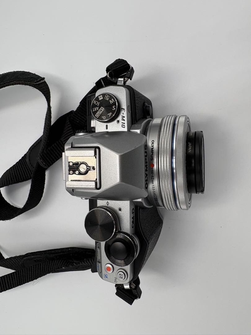 OLYMPUS OM-D E-M10 デジタルカメラ