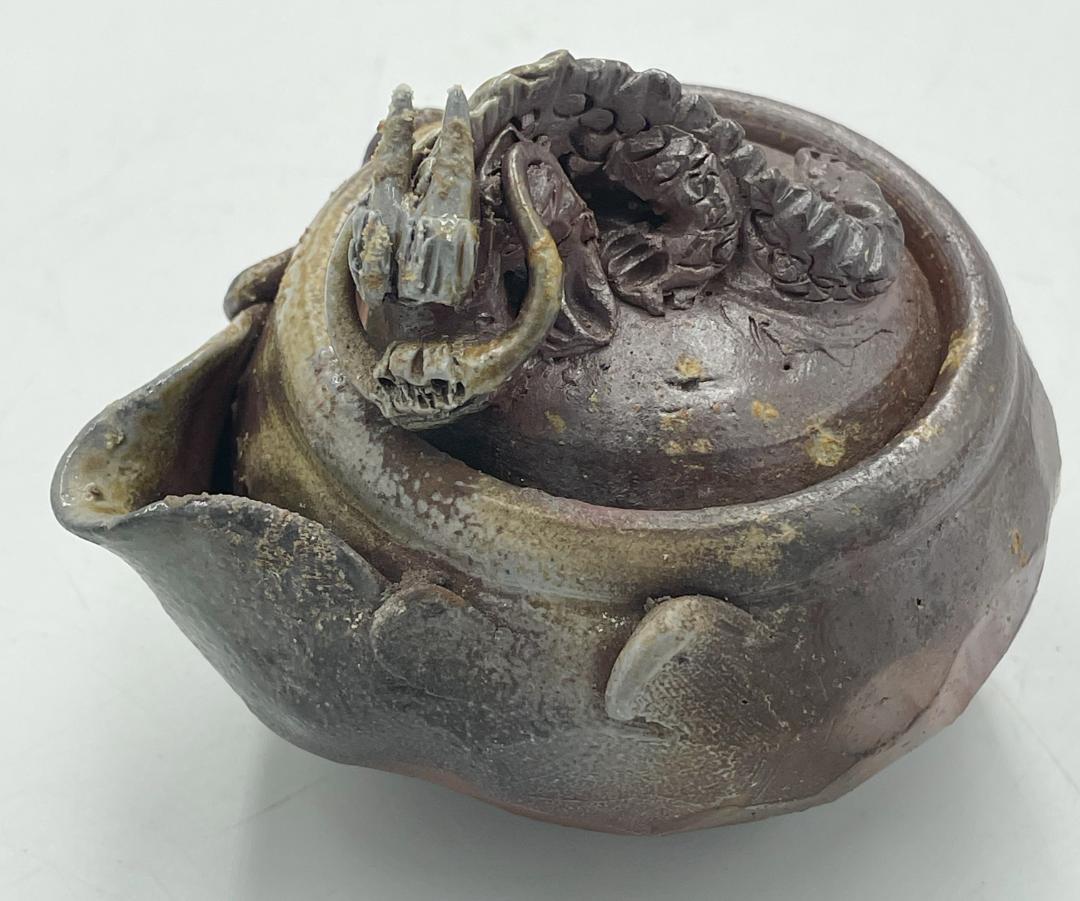 備前焼　ドラゴン彫刻 陶器製急須　TK18
