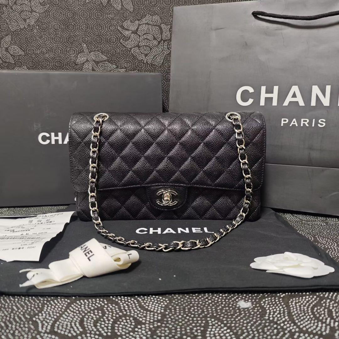 CHANEL ブラック キルティング ショルダーバッグ CHANEL ブラック キルティング ショルダーバッグ