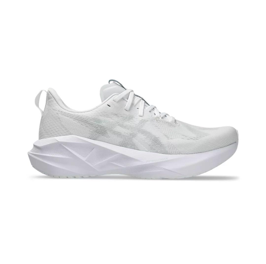 asics アシックス　NOVABLAST 5 27.0