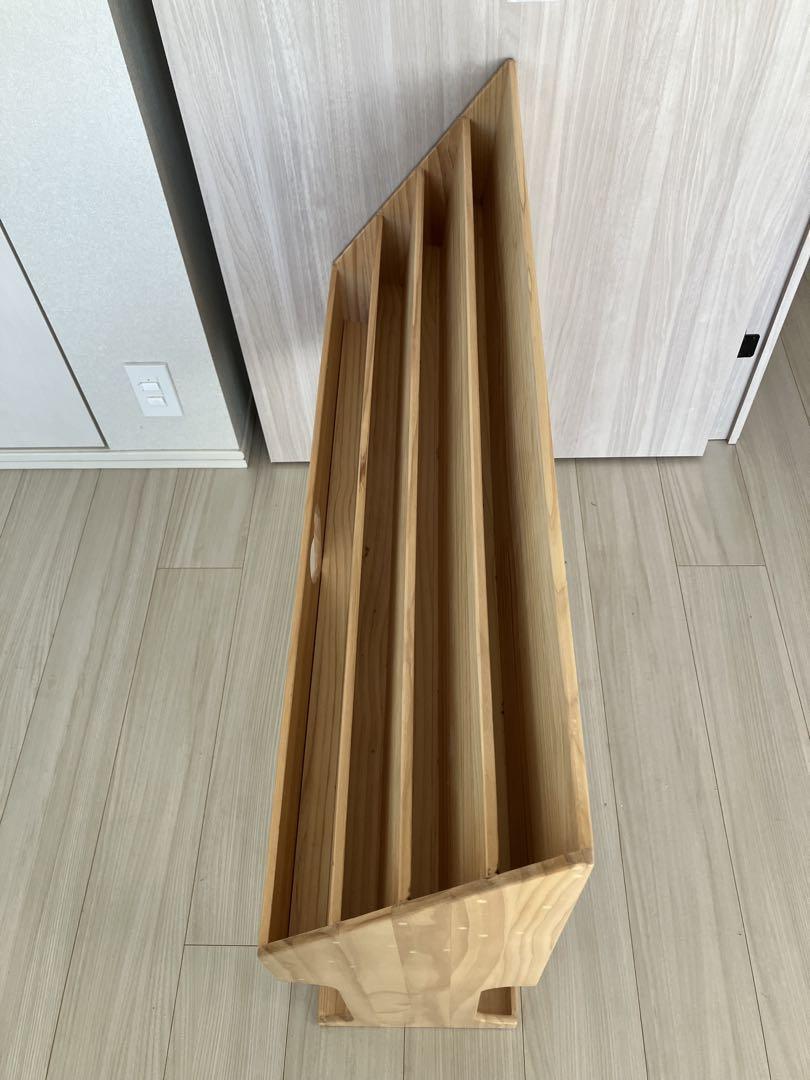 木製本棚　ハート型穴付き