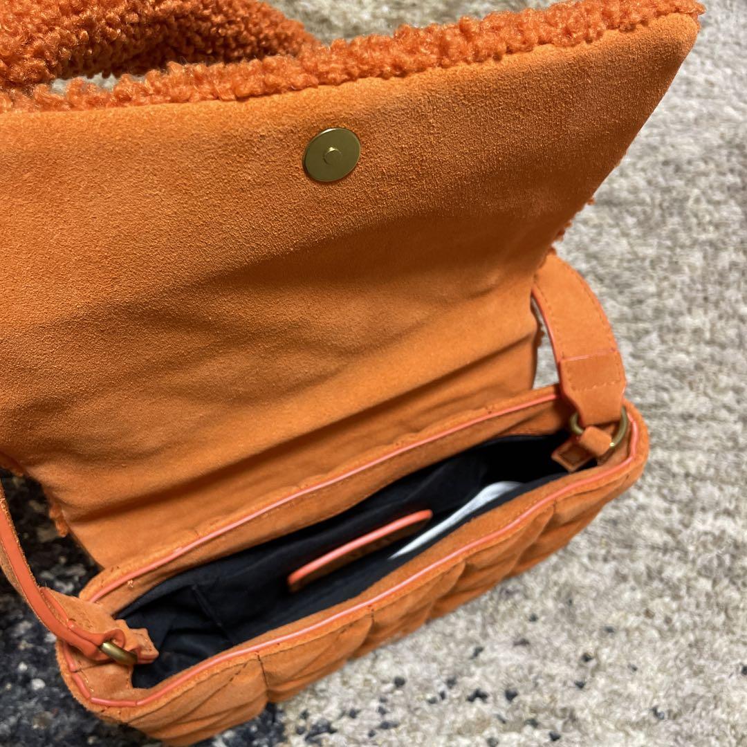 スペイン発送 ZARA 限定版ファーエフェクトショルダーバッグ スペイン発送 ZARA 限定版ファーエフェクトショルダーバッグ