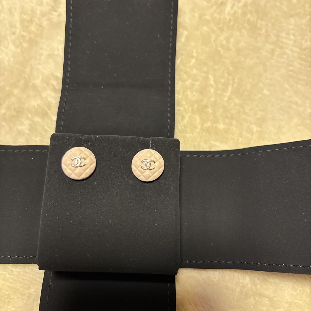 CHANEL ピンク スタッドピアス