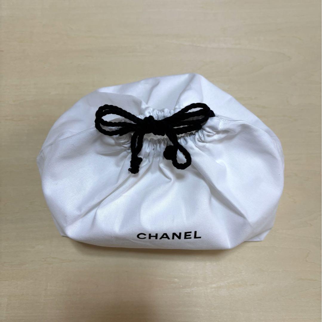 CHANEL シャネル ノベルティ パスポートホルダー　＋　巾着
