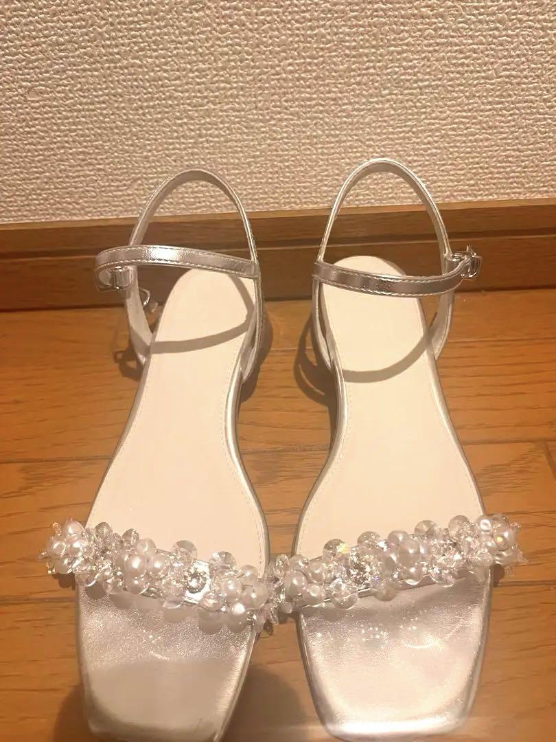 RANDA フラワーモチーフストラップサンダル シルバー - メルカリ