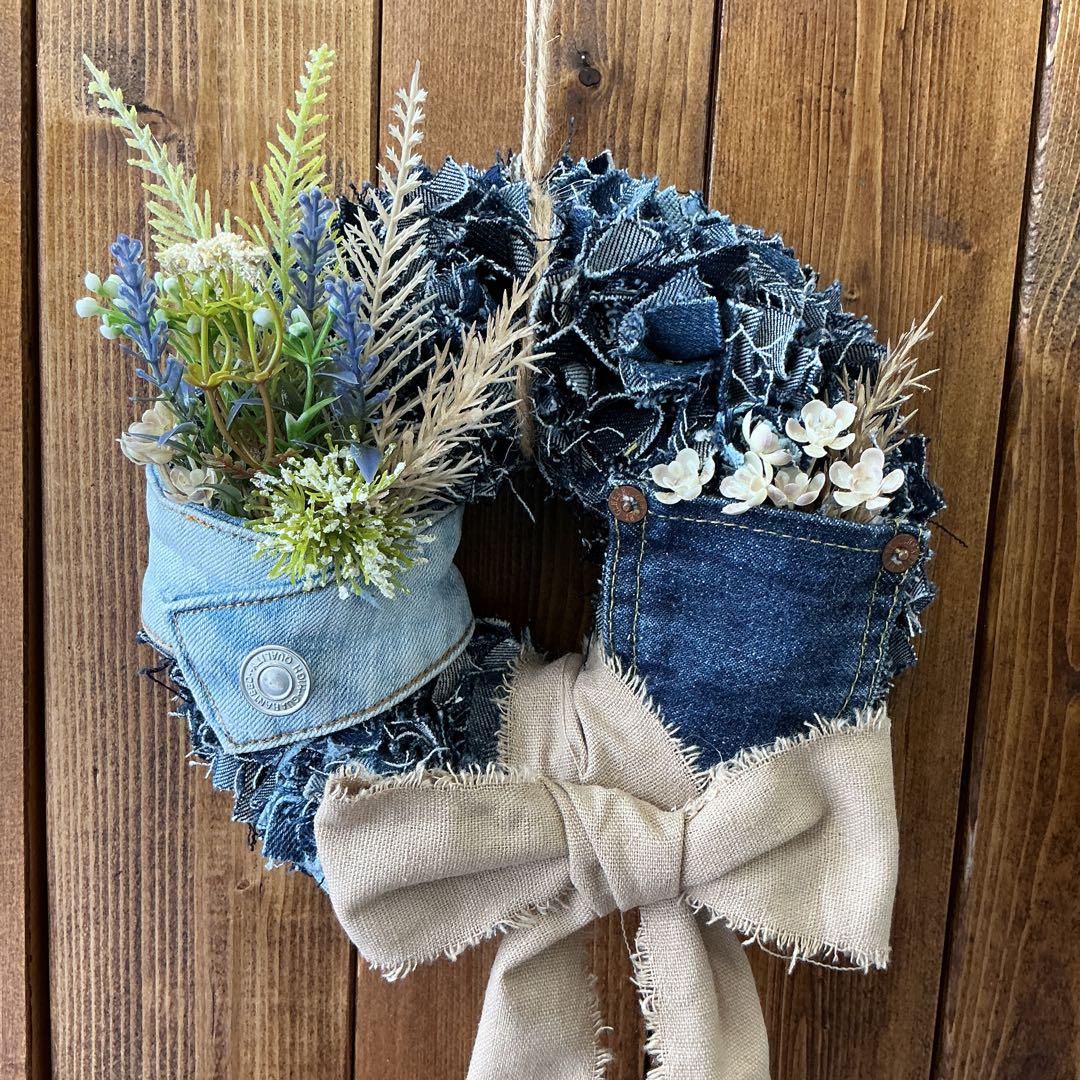 デニムリメイク☆デニムリース•フラワー☆Handmade デニムリメイク〉デニムリース（紙花） リース mun1' 通販