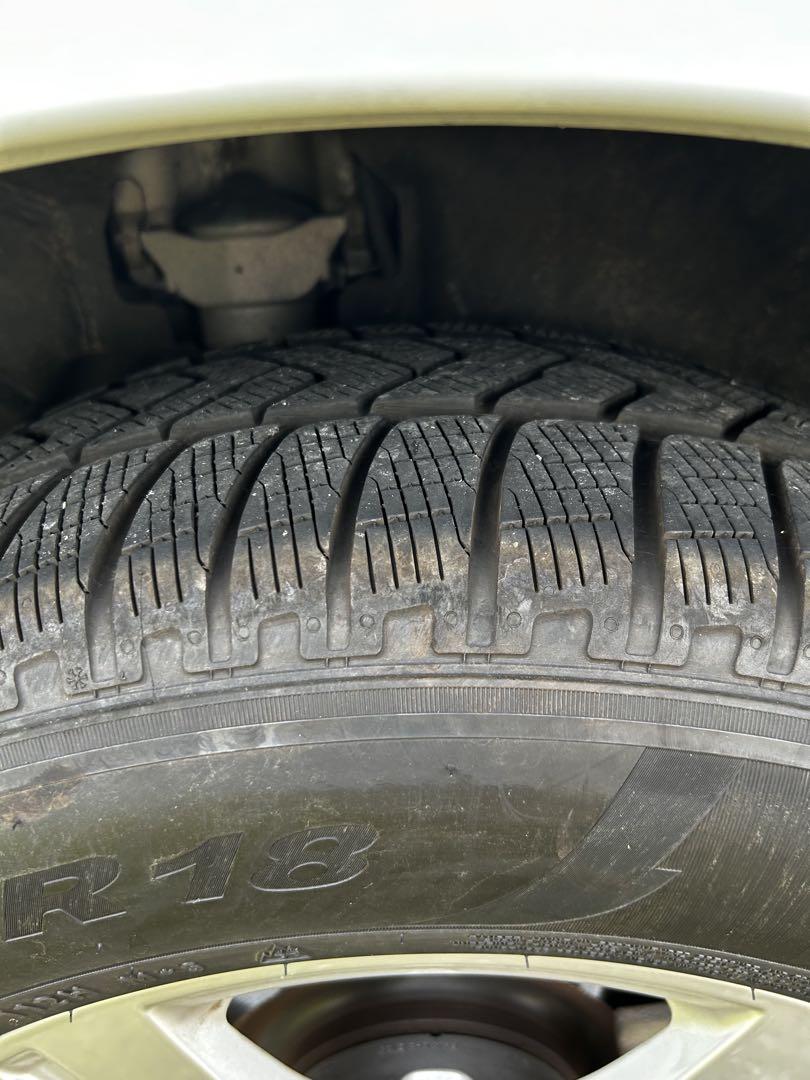 5月までAudi純正ホイール18インチ、ピレリ255/60r18 スタッドレス