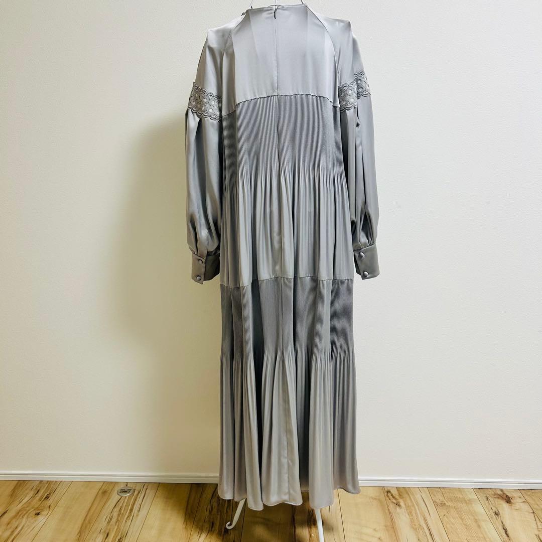 新品　ADORE(アドーア)ライトサテンワンピース