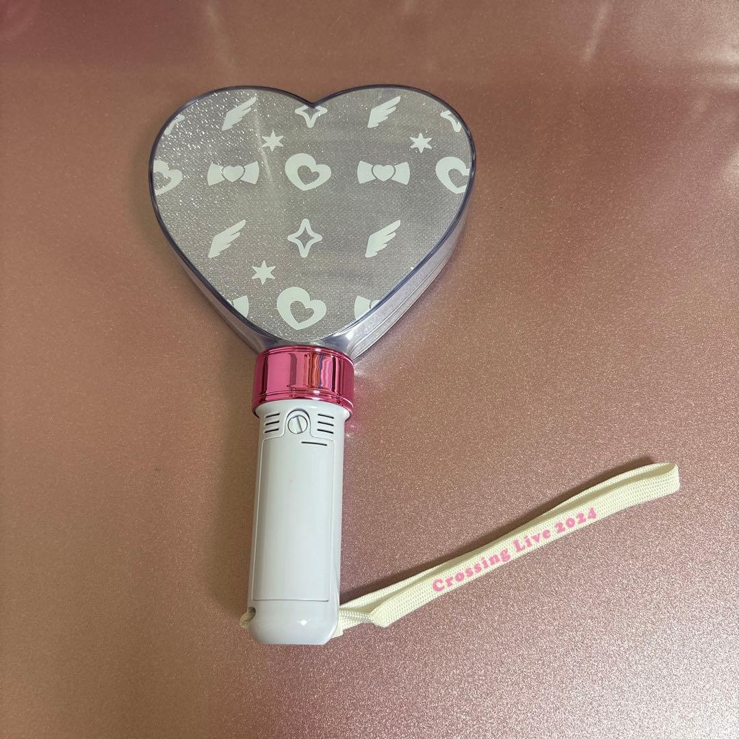 美品　プリティーシリーズ　 Crossing Live 2024　ペンライト 美品 プリティーシリーズ Crossing Live 2024 ペンライト - メルカリ