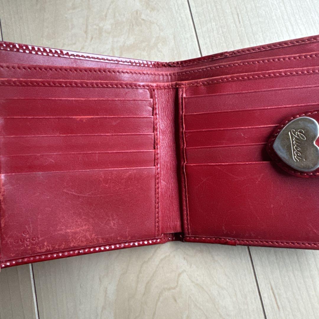 GUCCI エナメル 二つ折り財布 バレンタイン限定 - メルカリ