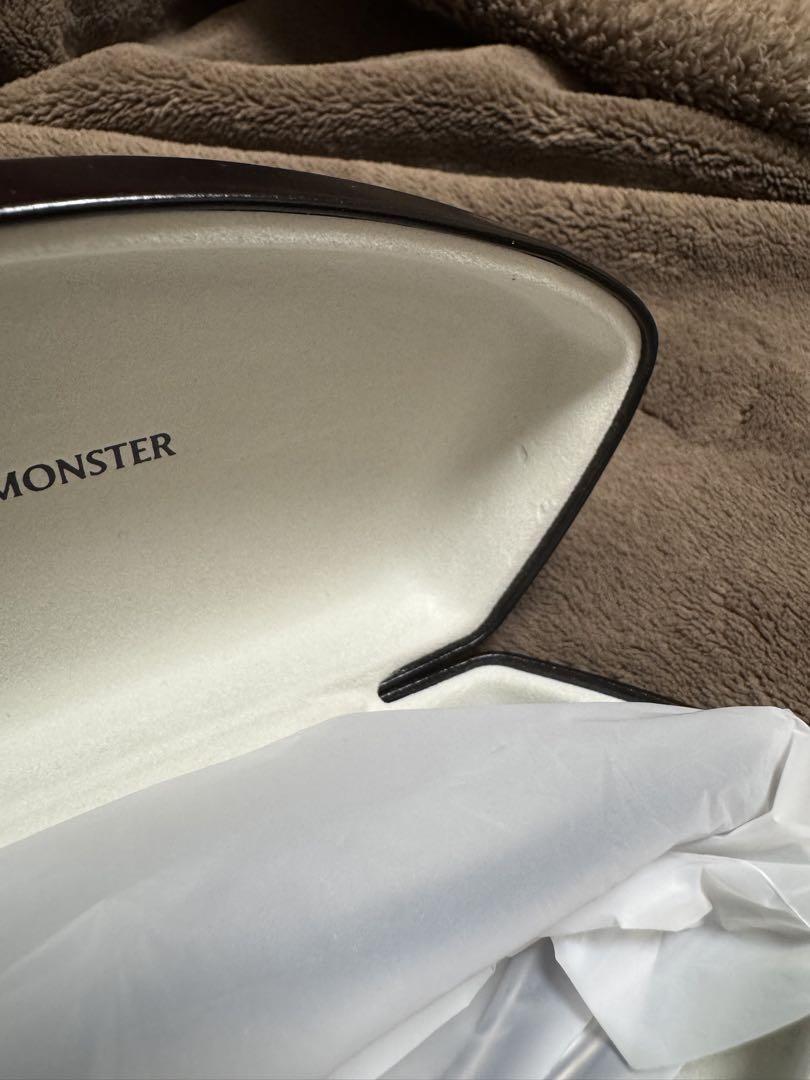 GENTLE MONSTER Evan 01