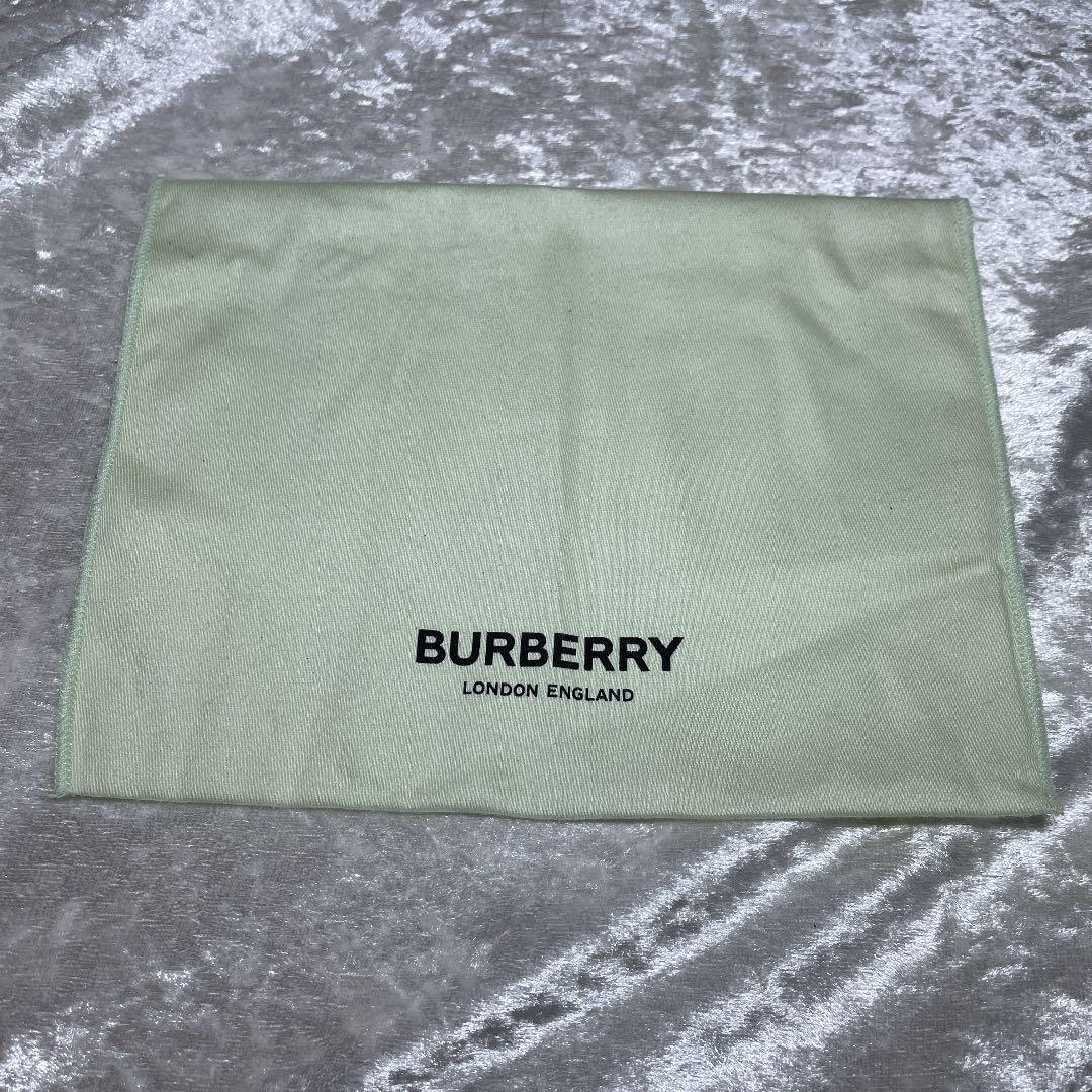 好評最安値 新品未使用 Burberry LOGOグラフィック二つ折り財布 5eR8I-m82284168348 超激安低価