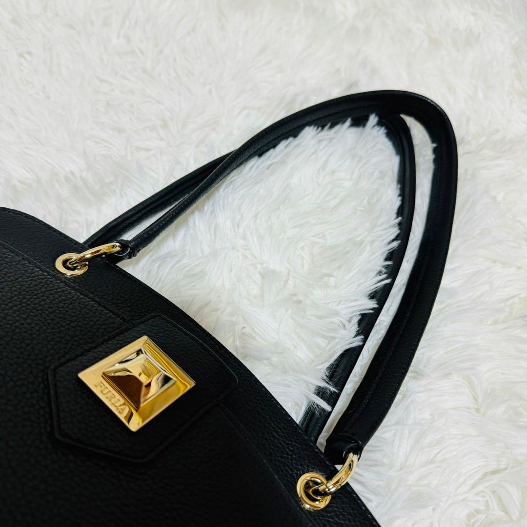 美品 FURLA フルラ アナANNA ショルダーバッグ レザー ブラック