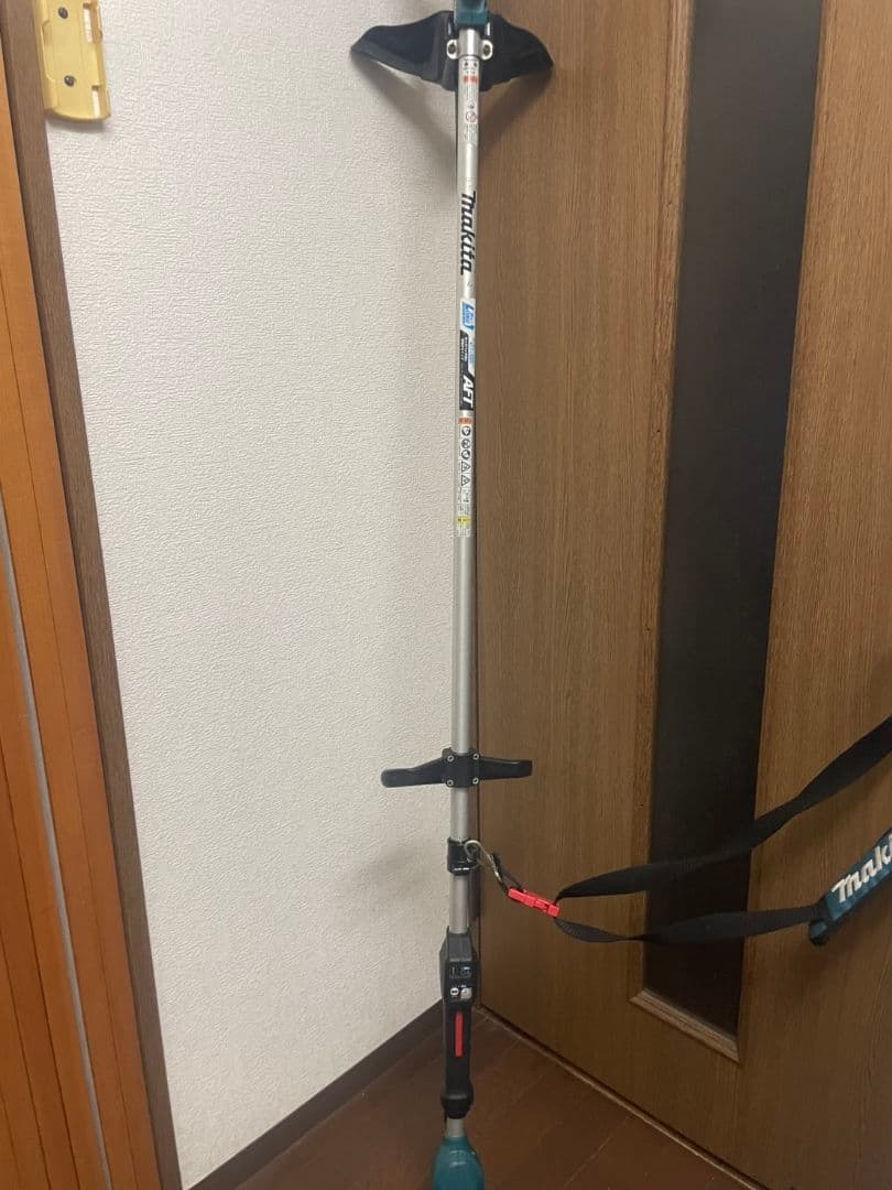 マキタ 充電式草刈機 Uハンドル 本体のみ 刈込幅230mm MUR190LDZ