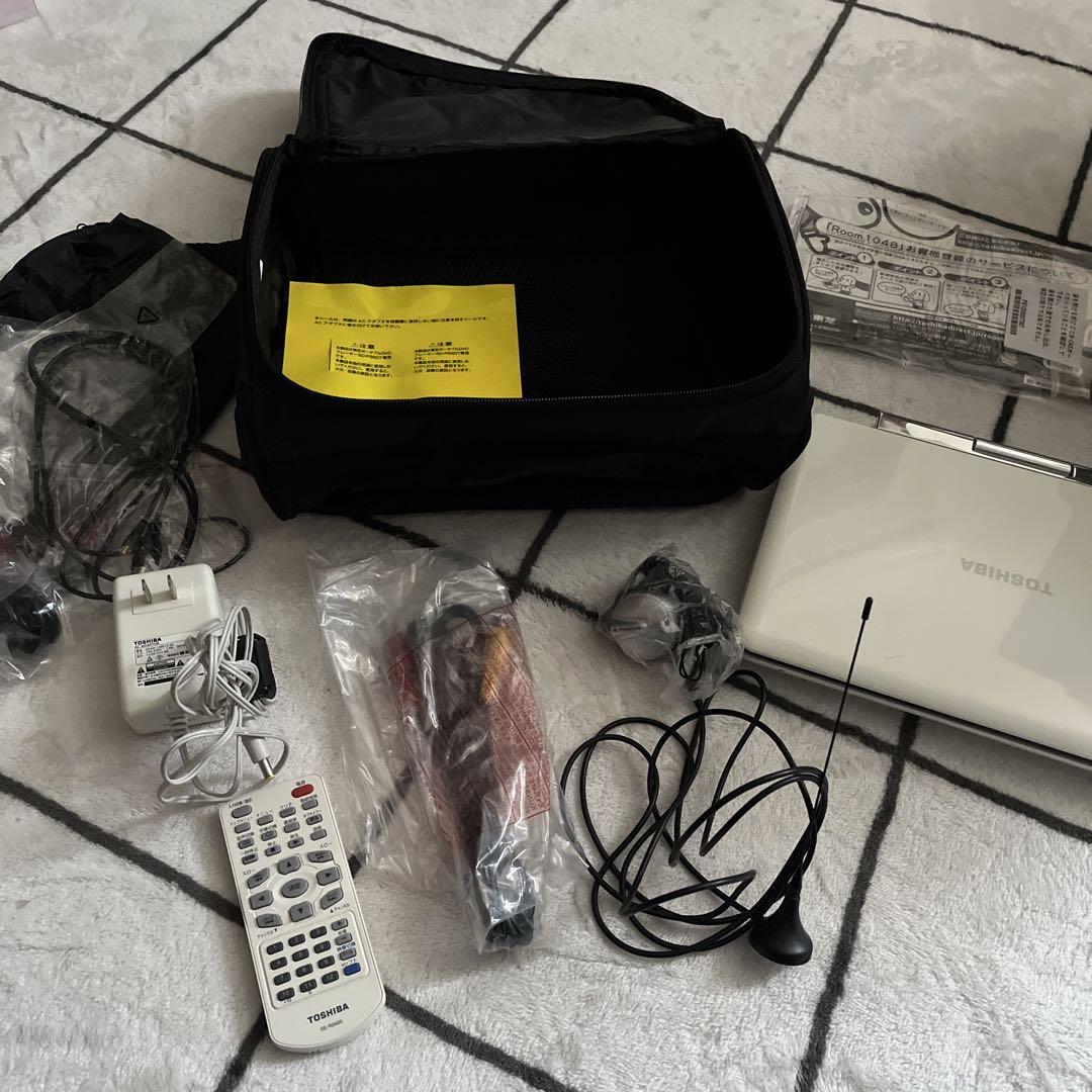 TOSHIBA ポータブルDVDプレーヤー SD-P96DT