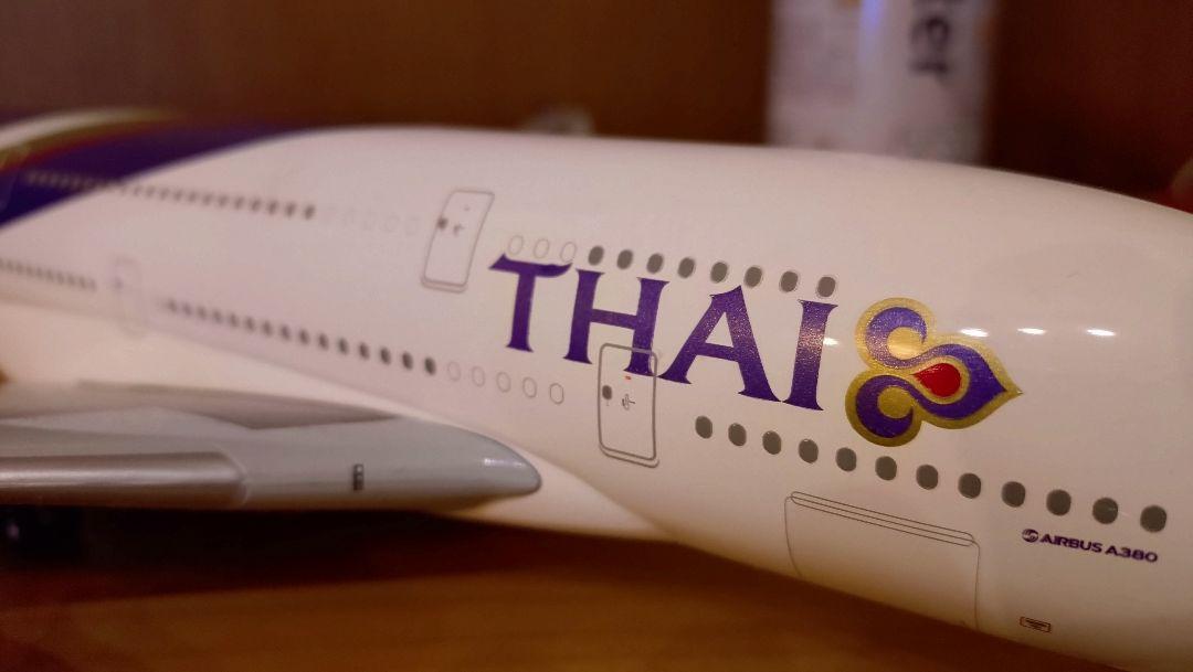 航空機・ヘリコプター HELPER A380(HS-TUC)