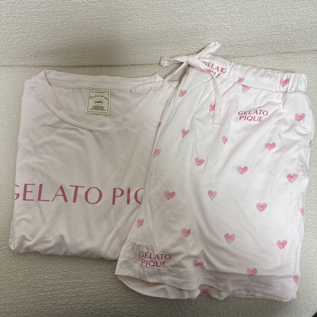 ハート柄モチーフロゴTシャツ&ショートパンツ