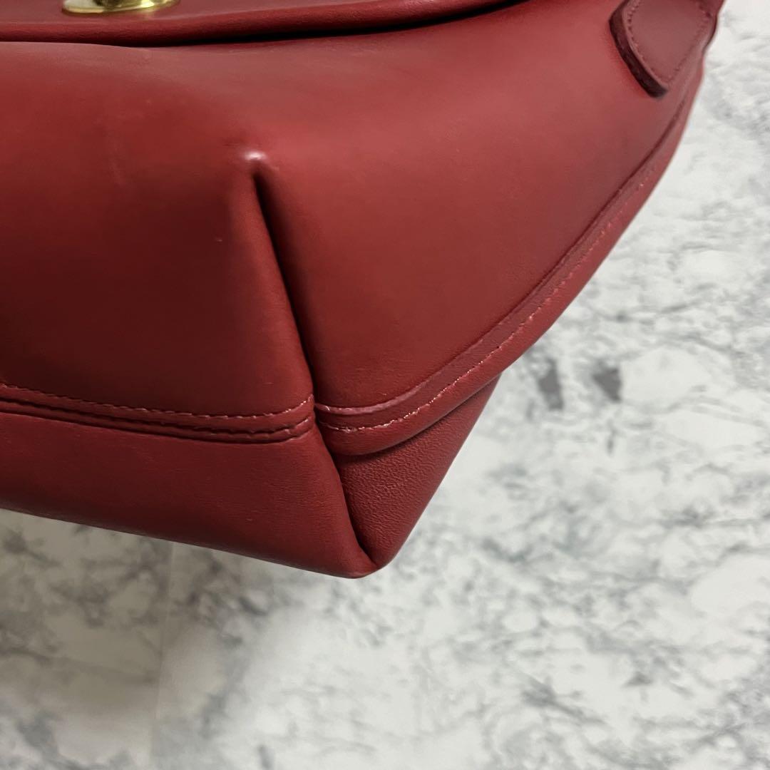 希少 COACH オールドコーチ ショルダーバッグ ターンロック レザー 赤 COACH オールドコーチ ショルダーバッグ ターンロック レザー 赤