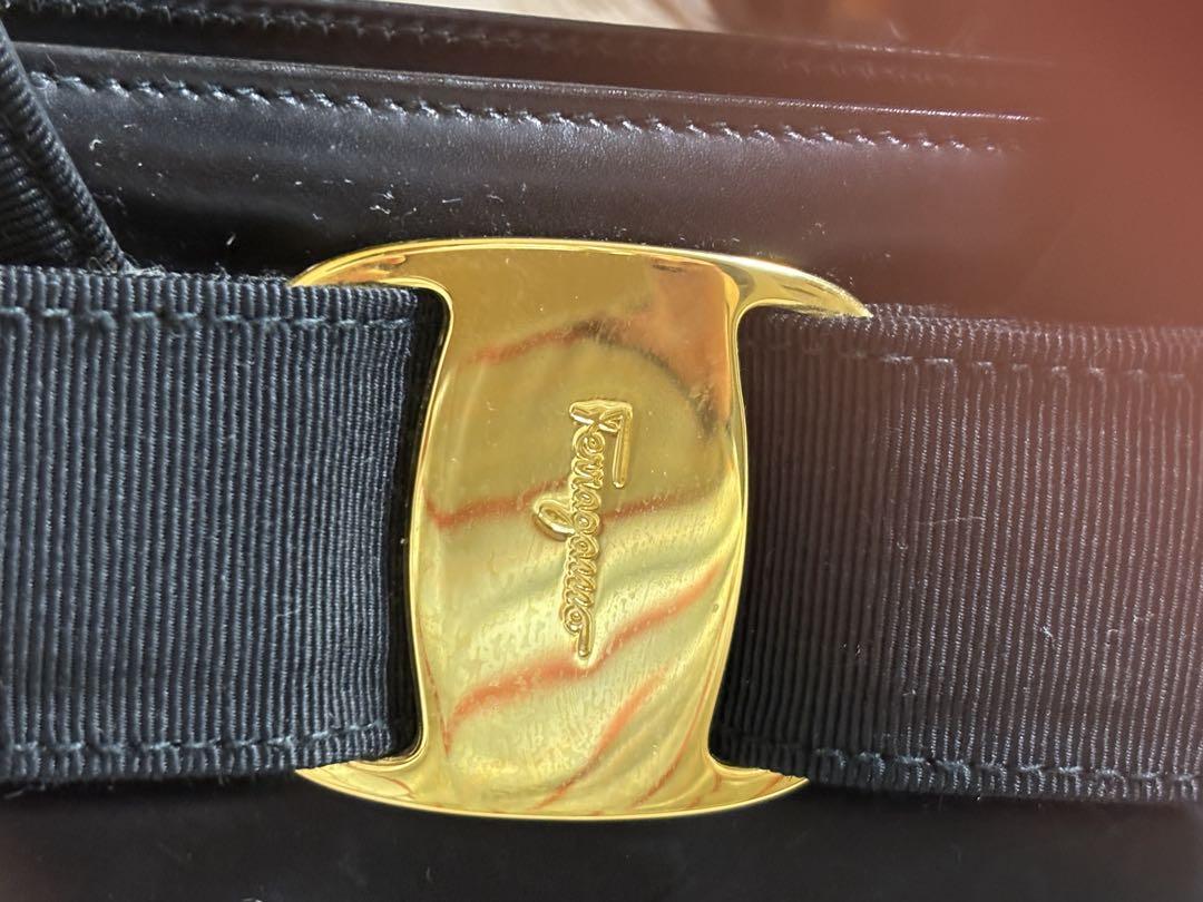Salvatore Ferragamo 黒 リボン付きハンドバッグ