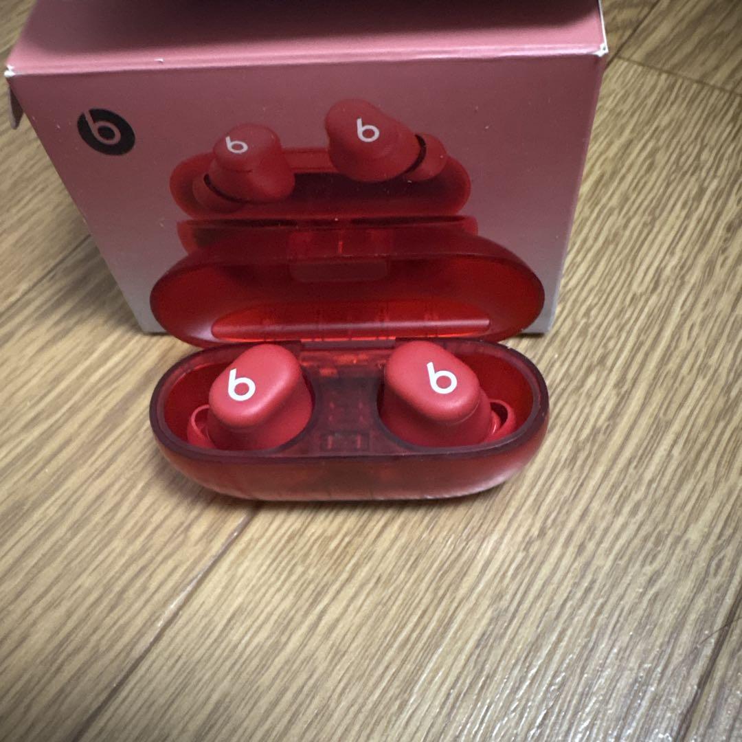 Beats ワイヤレスイヤホン 赤 イヤーチップ付き - メルカリ