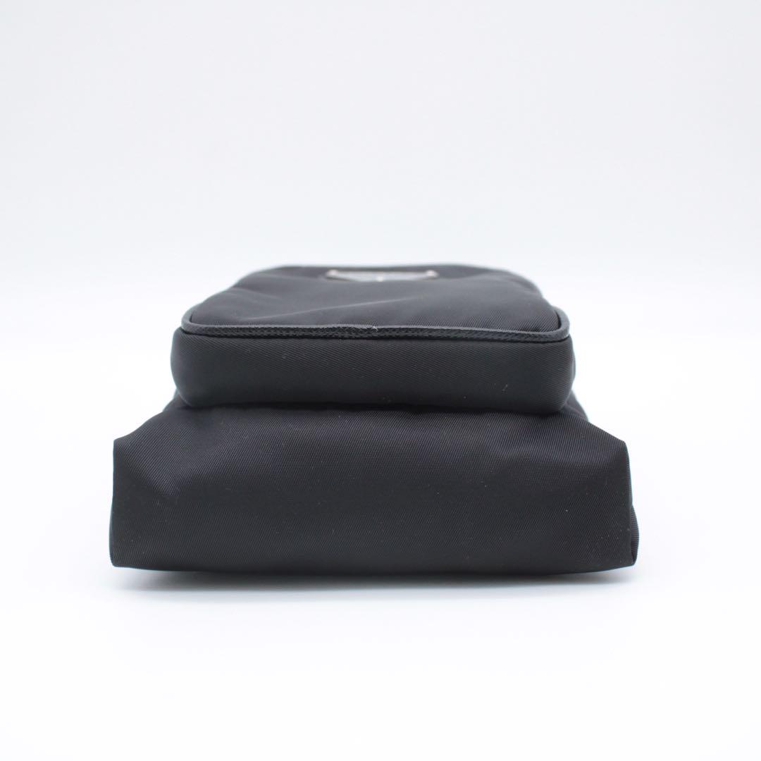 PRADA プラダ Re-Nylon スマートフォンケース ショルダーバッグ